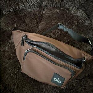 Alo Fanny pack & Crossbody & Belt Bag & NEW